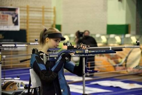 Żaneta Iwaszuk z Uczniowskiego Klubu Sportowego Kaliber Białystok wystrzelała w mijającym roku medale w rywalizacji seniorek, jak i juniorek.