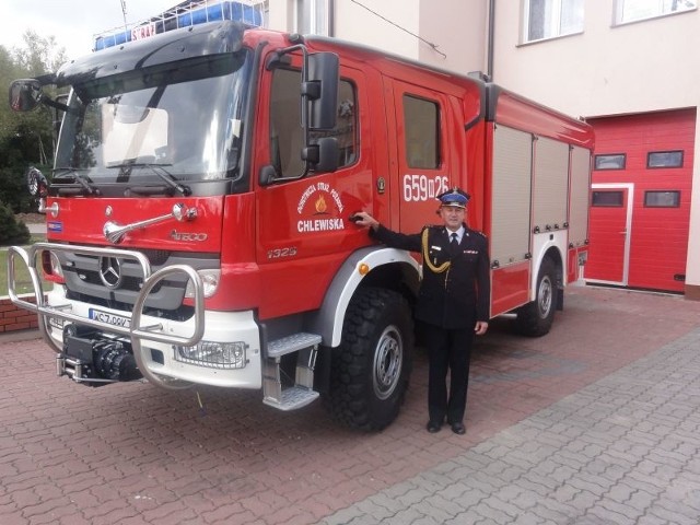 -Samochód posiada wszystkie niezbędne świadectwa dopuszczenia do użytkowania oraz doskonałe wyposażenie - wyjaśnia Robert Gałązka, prezes Ochotniczej Straży Pożarnej w Chlewiskach.