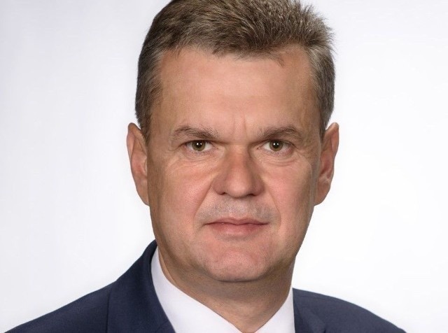 Burmistrz Opatowca, Sławomir Kowalczyk od nowego roku będzie otrzymywał prawie dwukrotnie wyższe wynagrodzenie.