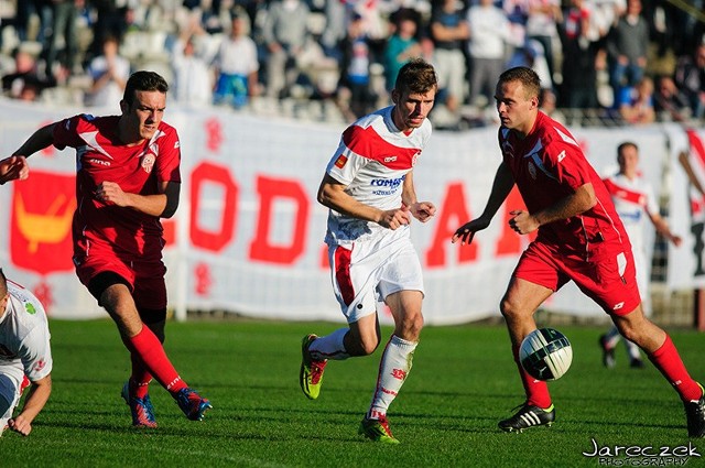 Łukasz Staroń już w drugiej minucie zdobył bramkę dla Łódzkiego Klubu Sportowego w meczu z Pogonią Grodzisk Mazowiecki.