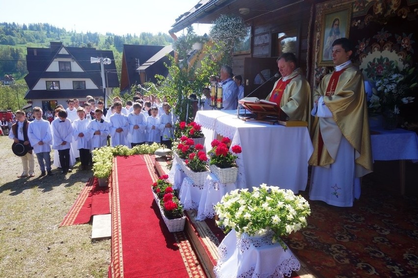 Podhale. Procesja Bożego Ciała w Poroninie i Białym Dunajcu wyjątkowo tradycyjna i uroczysta [ZDJĘCIA]