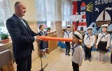 Uroczyste ślubowanie pierwszoklasistów ze szkół gminy Czarnocin. Mali uczniowie przygotowali bogaty program artystyczny. Zobaczcie zdjęcia