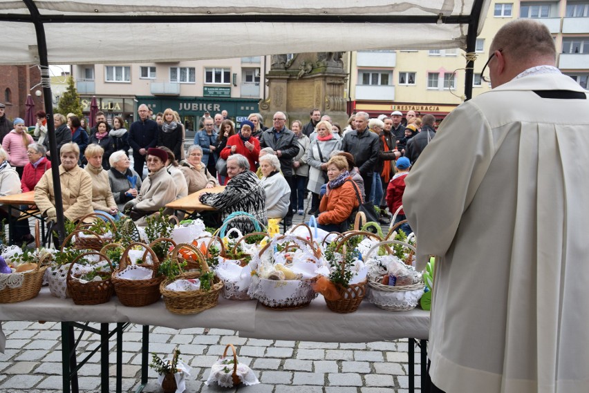 W Raciborzu poświęcono pokarmy i częstowano żurkiem