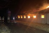Duży pożar w Maszewie pod Gorzowem Wielkopolskim. Ogień gasiło 13 zastępów straży pożarnej. Akcja gaśnicza trwała ponad 3 godzin