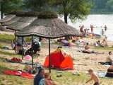 Upalna sobota 19 sierpnia na kąpielisku Piachy w Starachowicach. Zobacz na zdjęciach, co się działo