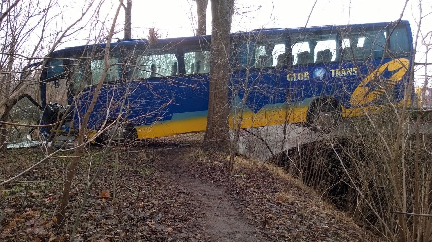 Wypadek autobusu na Krakowskiej. Są ranni [ZDJĘCIA]