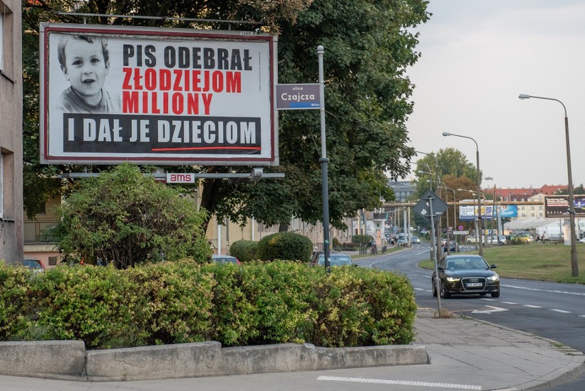 Poznań: Nowe billboardy w mieście. PiS odpowiada opozycji