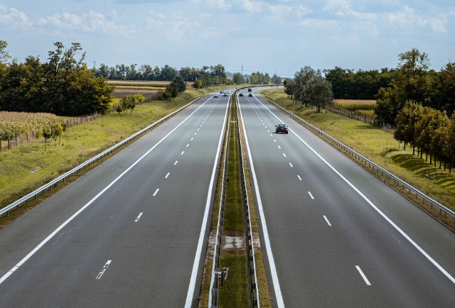 Generalna Dyrekcja Dróg Krajowych i Autostrad zapowiedziała, jakimi nowymi drogami pojedziemy w 2023 r.