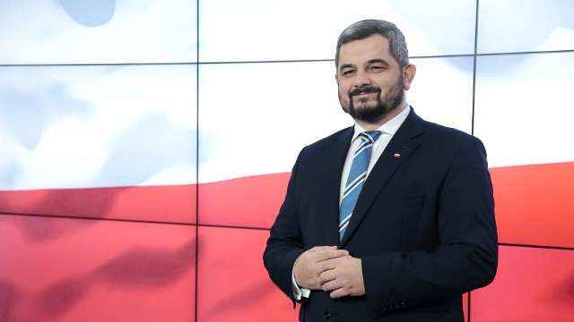 Niedługo chcemy przeprowadzić serię konferencji programowych, gdzie poruszymy różne tematy ekonomiczne i społeczne. Podczas tych konferencji chcemy podsumować dotychczasowe osiem lat rządów, ale jednocześnie chcemy zarysować nasze plany i pomysły na kolejne kadencje. (...)  Konferencje prawdopodobnie zaczną się w niedługim czasie, to jest kwestia dwóch miesięcy - mówi i.pl Krzysztof Sobolewski.