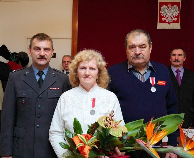 Halina i Bolesława Dziuba zostali uhonorowani przez Sławomira Głowińskiego