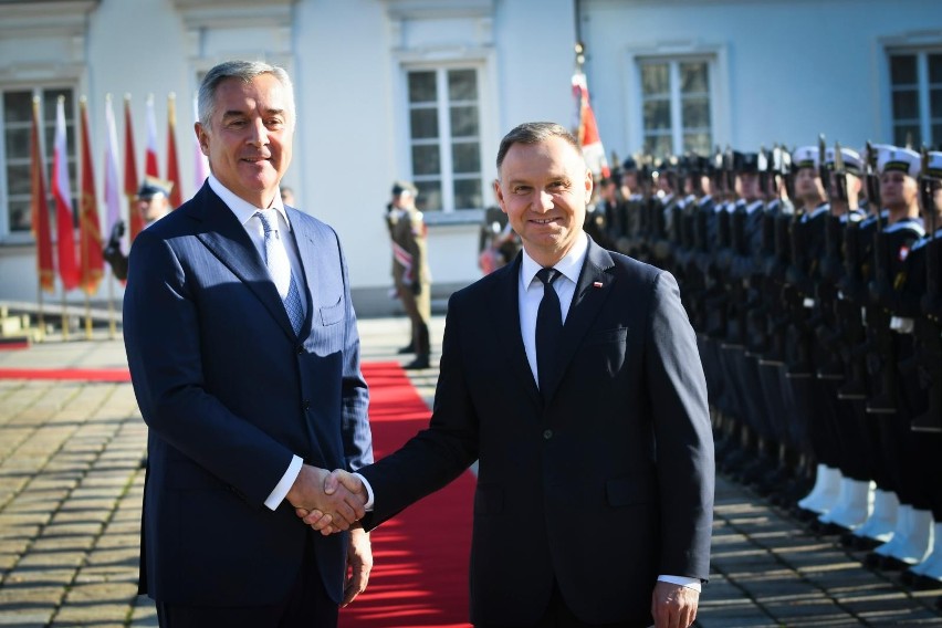 Od ceremonii oficjalnego powitania prezydenta Czarnogóry...