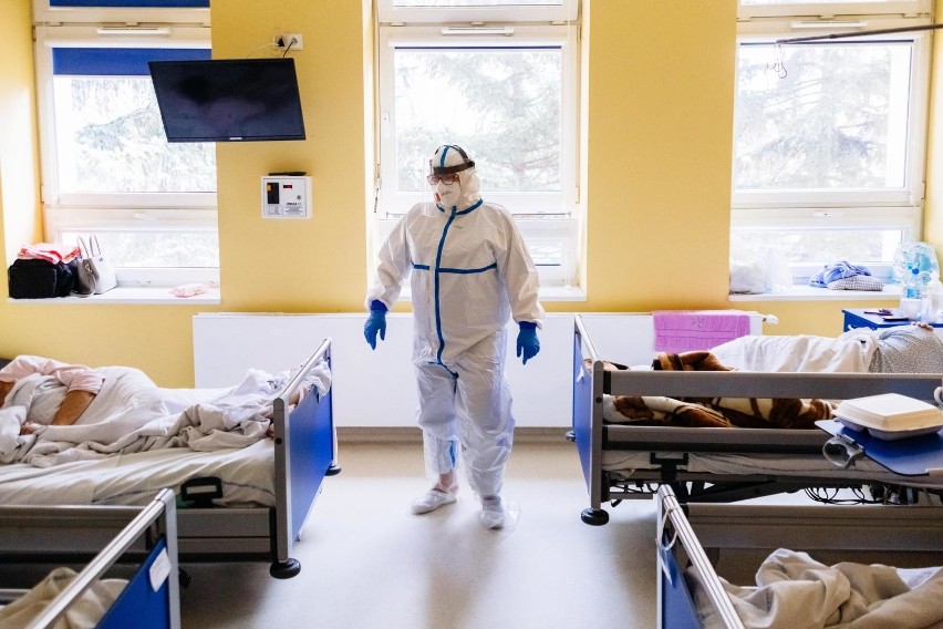 Małopolskie szpitale powoli odmrażają łóżka. Będzie więcej miejsc dla niezakażonych pacjentów