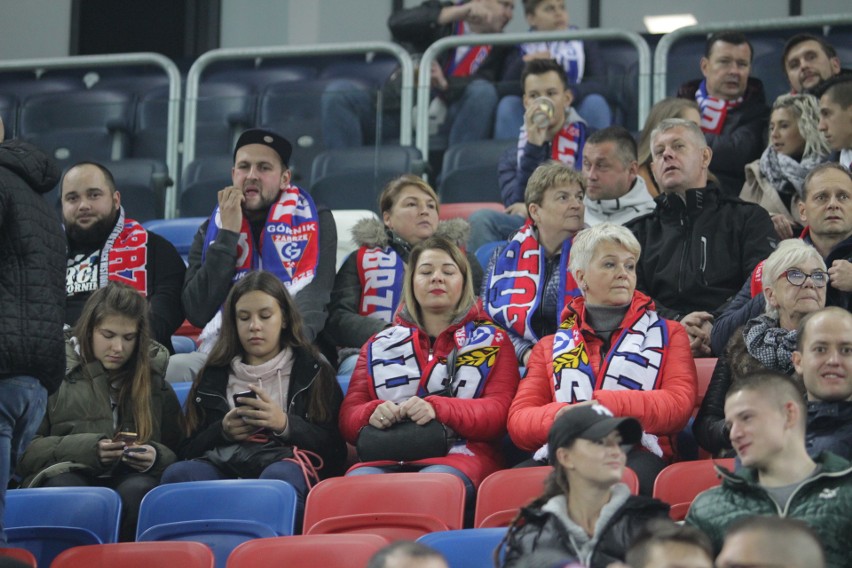 Górnik Zabrze - Śląsk Wrocław. Kibice odśpiewali hymn ZDJĘCIA KIBICÓW