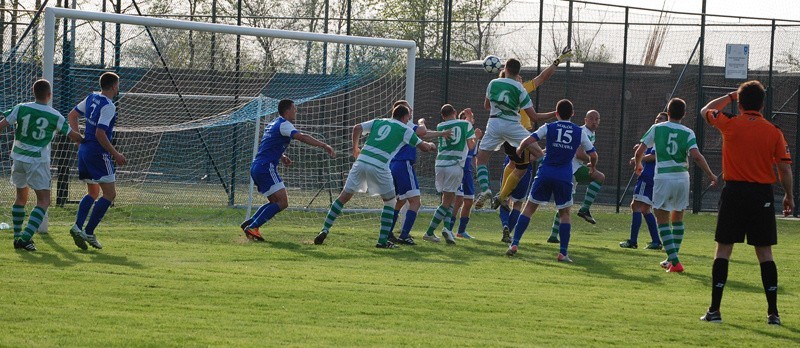 Sokół na swoim boisku pokonał Cosmos 2-0.