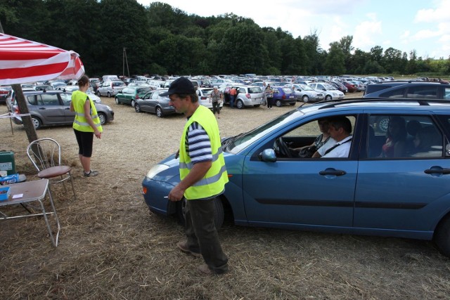 W ubiegłym roku festiwalowe parkingi były zapełnione.