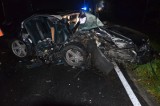 Śmiertelny wypadek w Złotowie: Auto uderzyło w drzewo. Jedna osoba nie żyje