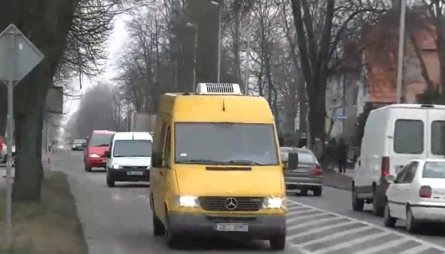 W piątek Infrabud kładł asfalt na budowanym rondzie. Na Morskiej tworzyły się w tym czasie gigantyczne korki, i to już tuż za Kauflandem. Zapewniono nas, że w poniedziałek prace zostaną zakończone. 