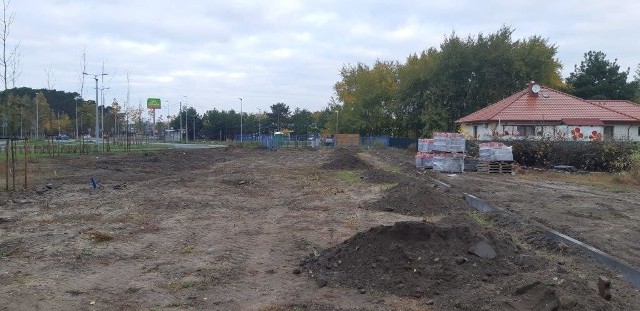 Przy ul. Turystycznej w Toruniu rozpoczęła się budowa parkingu "Parkuj i Jedź". Powinien być gotowy jeszcze w tym roku