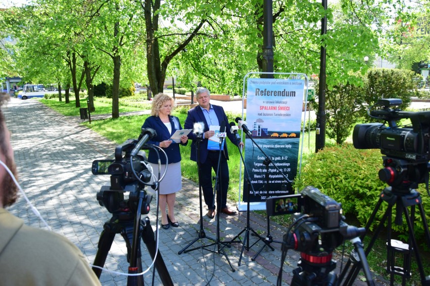 Tarnobrzeg. Platforma Obywatelska rozpoczęła zbiórkę podpisów za referendum w sprawie spalarni śmieci nad Jeziorem Tarnobrzeskim 