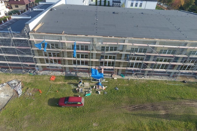 Szkoła w Radoszycach już po termomodernizacji. Teraz będzie taniej i bardziej ekologicznie