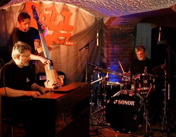 Podczas ubiegłorocznego &#8222;Jazz bez ...&#8221; w Przemyślu zagrał m.in. &#8222;Jagodziński Trio&#8221;.