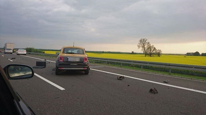 Wypadek na S3 przed zjazdem na Pyrzyce. Zderzenie auta z ciężarówką 
