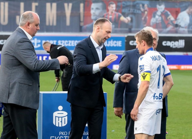 Przed meczem z Węgrami nastąpi uroczyste pożegnanie Piotra Malinowskiego. Kibice wracają na trybuny na Limanowskiego po 839 dniach, a stadion wygląda teraz zupełnie inaczej niż wiosną    Zobacz kolejne zdjęcia. Przesuwaj zdjęcia w prawo - naciśnij strzałkę lub przycisk NASTĘPNE 