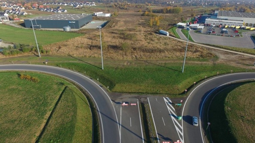 Kraków. Postępy na budowie północnej obwodnicy miasta. Trwają już prace przy tunelu w Batowicach [ZDJĘCIA, WIZUALIZACJE]