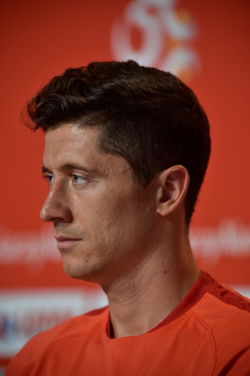 Robert Lewandowski podczas konferencji prasowej