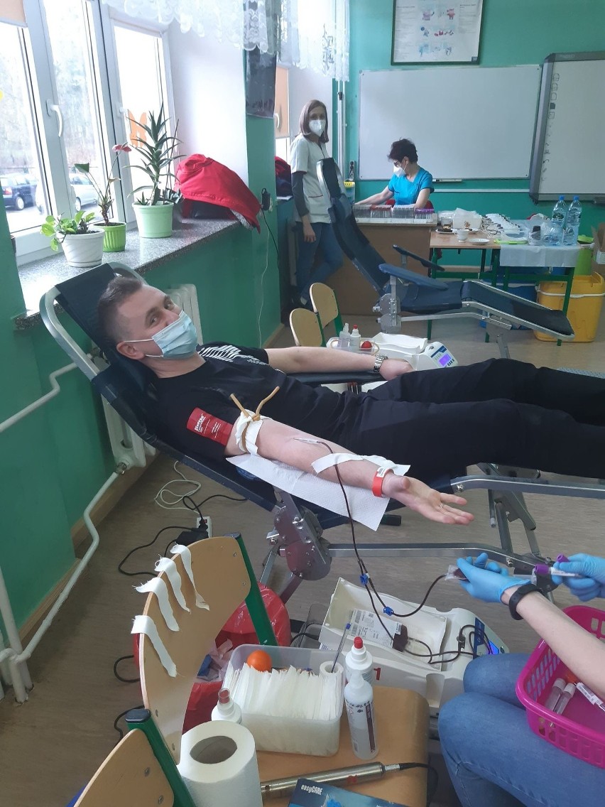 Ponad 14 litrów krwi zebrano podczas zbiórki dla nauczycielki Małgorzaty Korneckiej w szkole w Miedzierzy