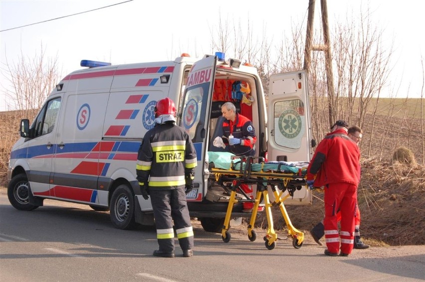 Groźny wypadek w Łapalicach. Niemowlę i dwie kobiety trafiły do szpitala [ZDJĘCIA]