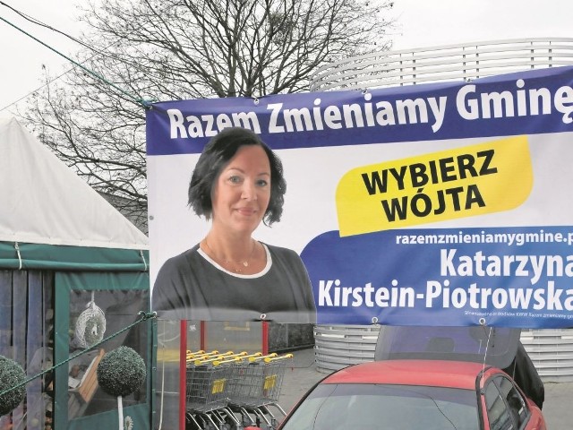 Plakaty Katarzyny Kirstein-Piotrowskiej są porozwieszane w całej gminie Białe Błota. Czy przekonają one wyborców?