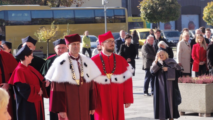 Nowy Targ. Podhalańska uczelnia rozpoczęła oficjalnie nowy rok akademicki [ZDJĘCIA]