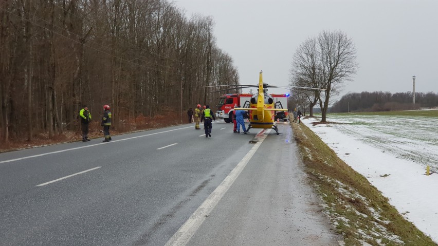 BMW dachowało na drodze krajowej nr 94 niedaleko Błotnicy...