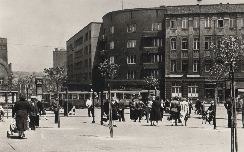 Plac Wolności (1953-1955).