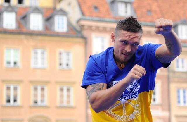 Ukraiński mistrz świata w boksie Ołeksandr Usyk będzie teraz walczył z bronią w ręku