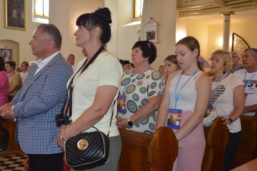 Niesamowite! Mieszkańcy Radoszyc organizują pielgrzymkę od 173 lat. W poniedziałek znów wyruszyli na Jasną Górę