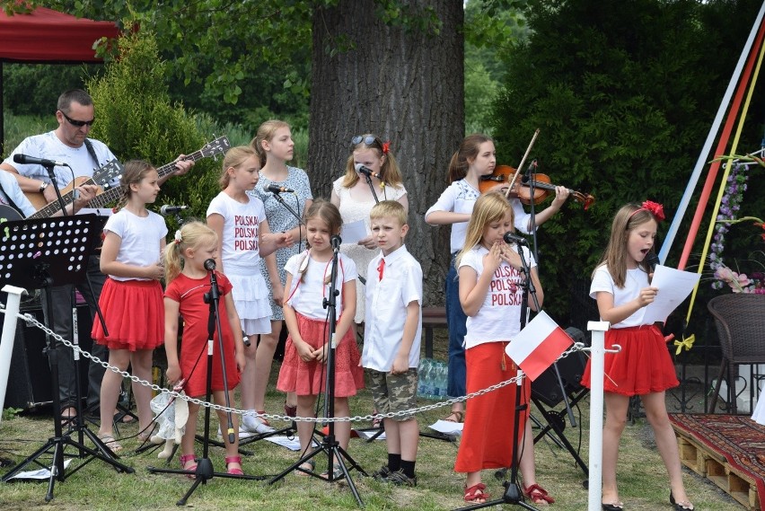 Mieszkańcy uhonorowali 11 chłopów z Masłomiącej zamordowanych w obozie Gross-Rosen [ZDJĘCIA]