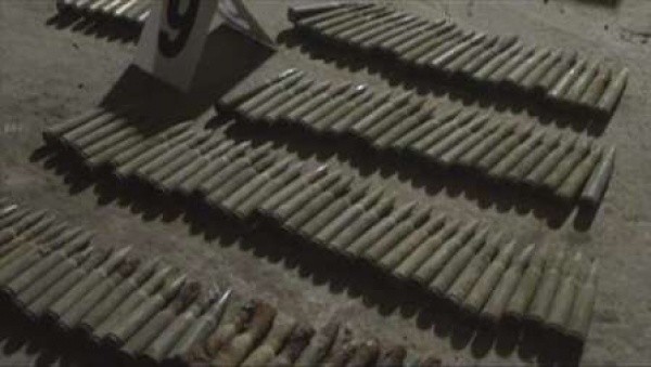 Podczas przeszukania miejsca zamieszkania mężczyzny, w jego garażu, policjanci odnaleźli ponad 130 sztuk amunicji różnego kalibru i 200 gram prochu strzeleckiego, na które 31-latek nie miał zezwolenia.
