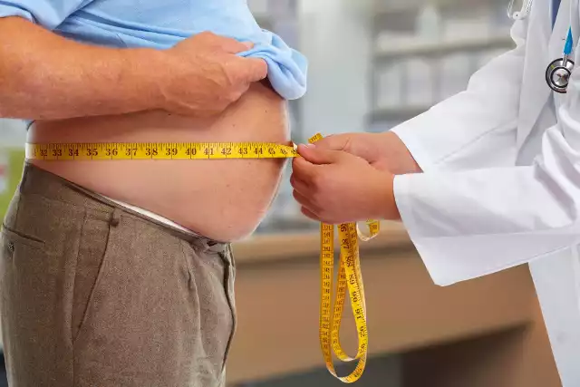 Otyłość zwiększa ryzyko cukrzycy typu 2, choroby niedokrwiennej serca, a także raka. Skorzystaj z bezpłatnego leczenia otyłości w ramach świadczeń NFZ.