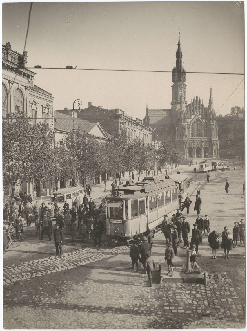 Tramwaj na Rynku Podgórskim. Zdj. Stanisław Mucha, lata 30....