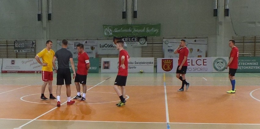 Ciekawe mecze w Świętokrzyskiej Lidze Futsalu. Odbyła się pierwsza kolejka [ZDJĘCIA]