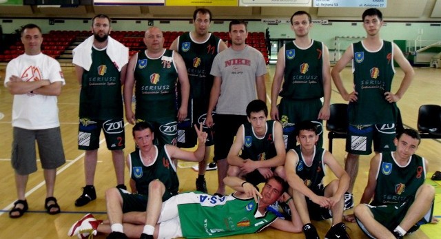Tarnobrzescy arbitrzy koszykarscy spisali się podczas mistrzostw Polski bardzo dobrze.