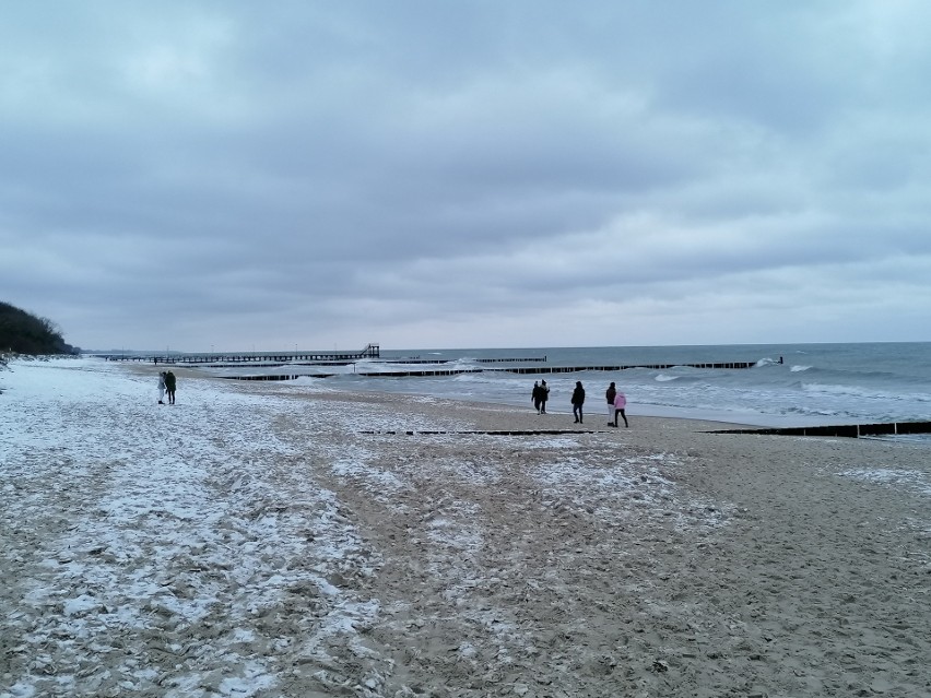 Tak w niedzielne popołudnie wyglądała plaża w Ustroniu...