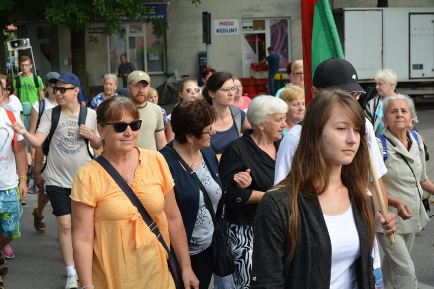 Ostrołęka: wyruszyła pielgrzymka na Jasną Górę [ZDJĘCIA+WIDEO]