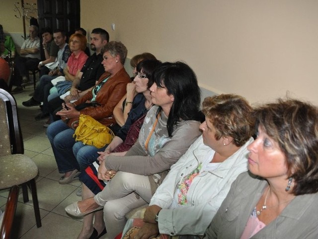 Delegacja ze Szkoły Podstawowej nr 5 w Skarżysku uczestniczyła w środowej nadzwyczajnej sesji Rady Miasta. Zebrała już siedem tysięcy podpisów w obronie placówki.