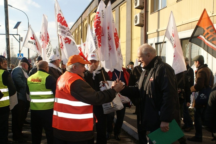 Pikieta przed Hutą Bankową w Dąbrowie Górniczej