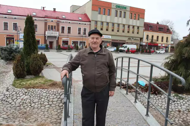 Józef Witoń odwiedził wiele podobnych do Trzebini miast, w wielu na Rynkach nic się nie dzieje.