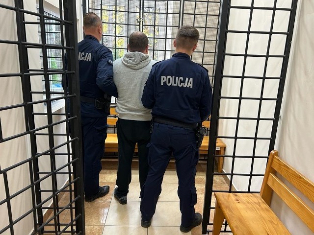 Sąd tymczasowo aresztował 43-latka z powiatu brzozowskiego, podejrzanego o atak nożem.
