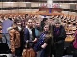 Wycieczka po Parlamencie Europejskim dla najlepszych. Zapraszał europoseł